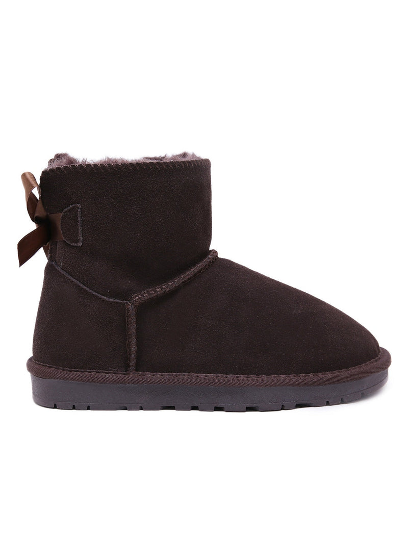 Polished Boots with an Effortless Classic Look