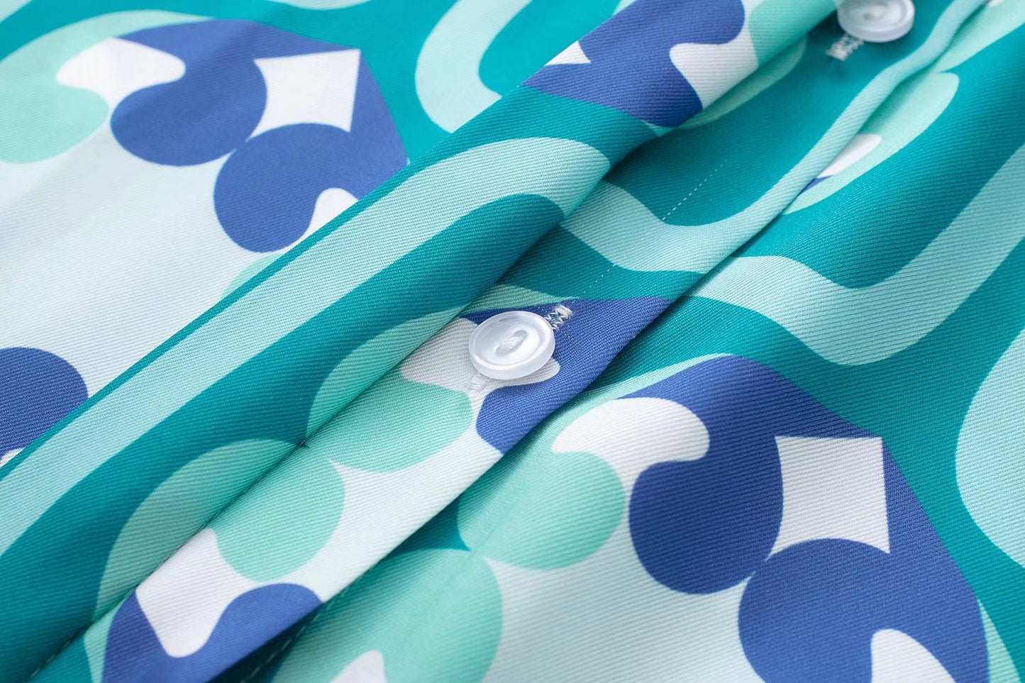 Effortlessly Elegant Garment with a Timeless Design