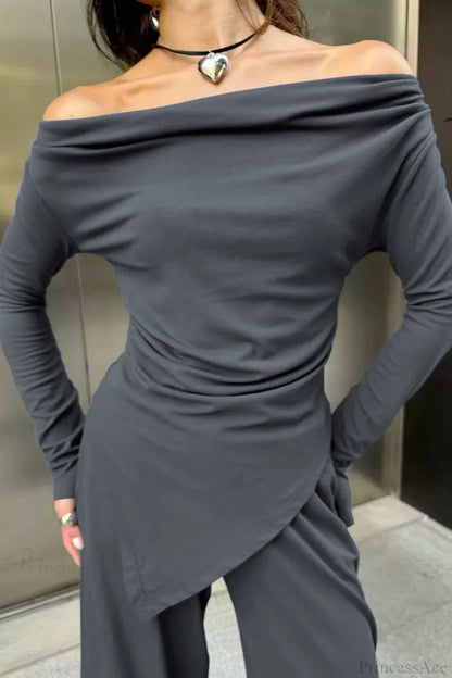 Effortlessly Elegant Garment with a Timeless Design
