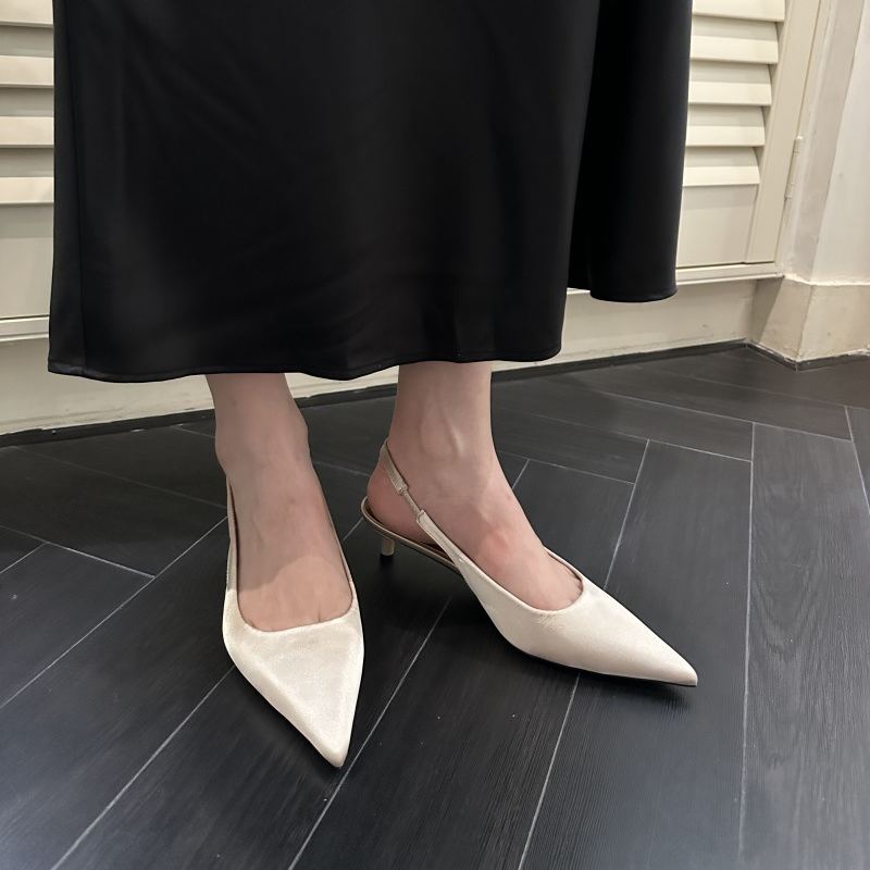 Gracefully Styled Garment for Any Occasion