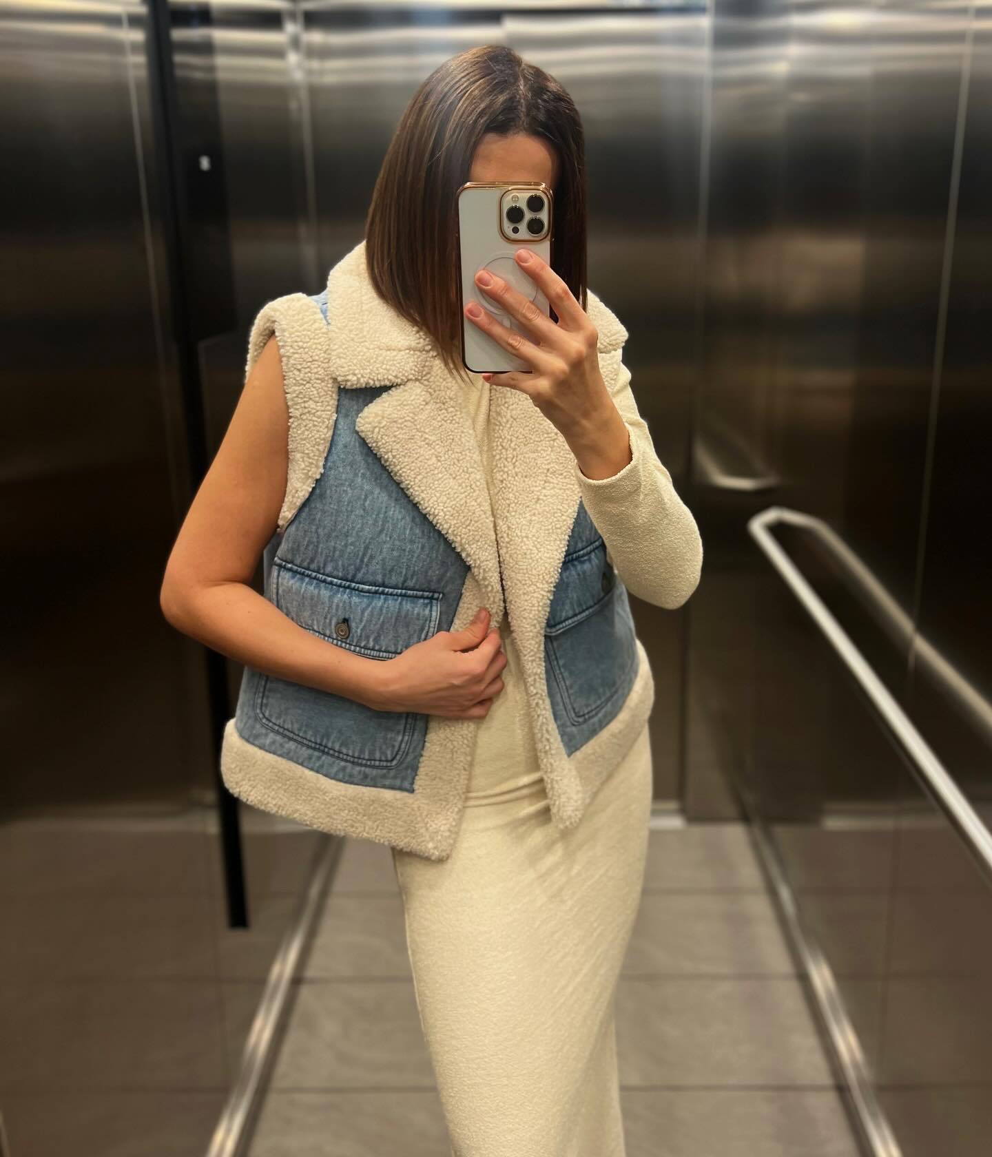 Effortlessly Elegant Coat with a Timeless Design