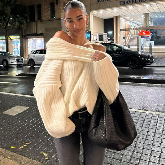 Effortlessly Elegant Sweater with a Timeless Design