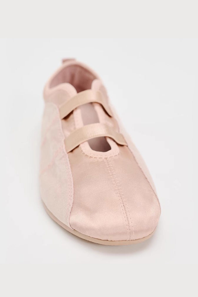 Sophisticated Garment with a Clean Classic Look