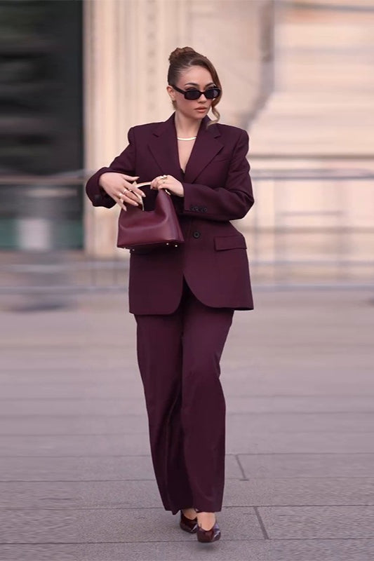 Well Tailored Pants with a Graceful Silhouette
