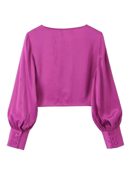 Effortlessly Elegant Top with a Timeless Design