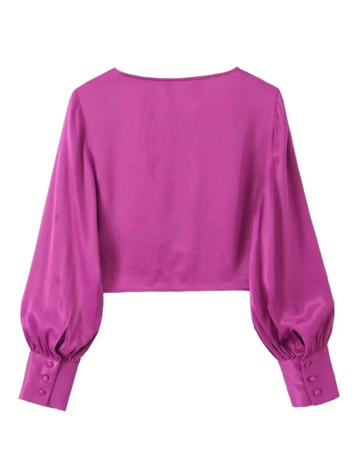 Effortlessly Elegant Top with a Timeless Design