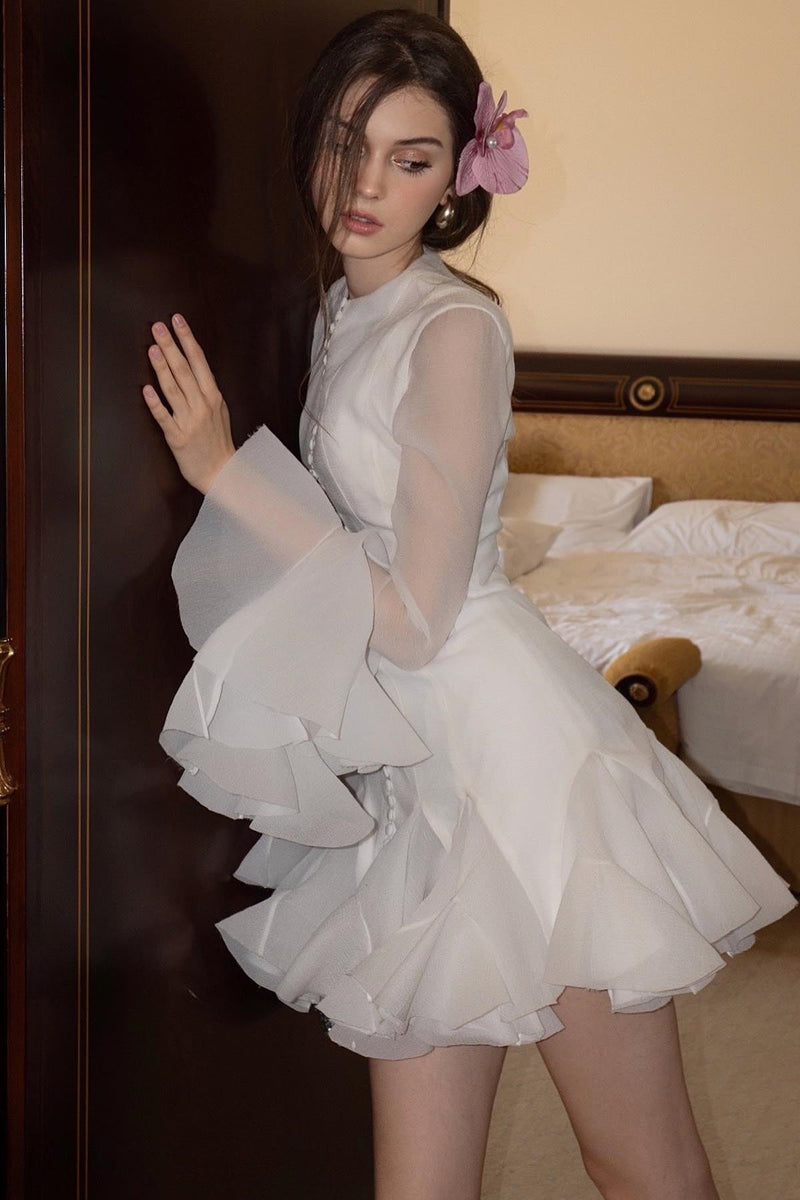 Beautifully Finished Dress in a Timeless Design