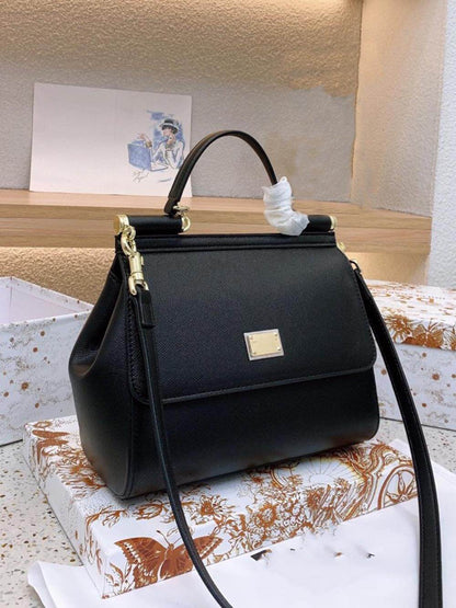Classic Vintage Bag with a Flattering Fit