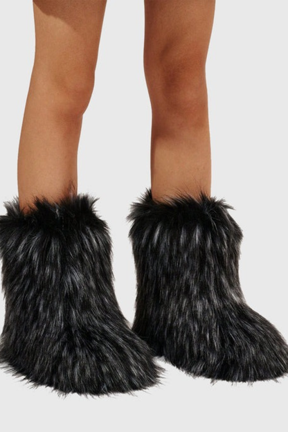 Well Tailored Boots with a Graceful Silhouette
