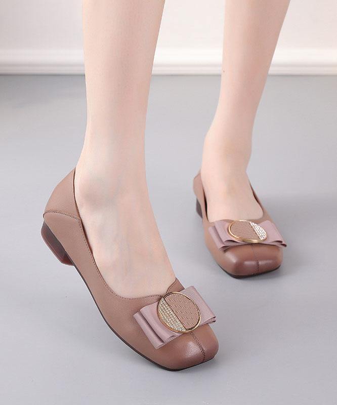 Effortlessly Elegant Shoes with a Timeless Design