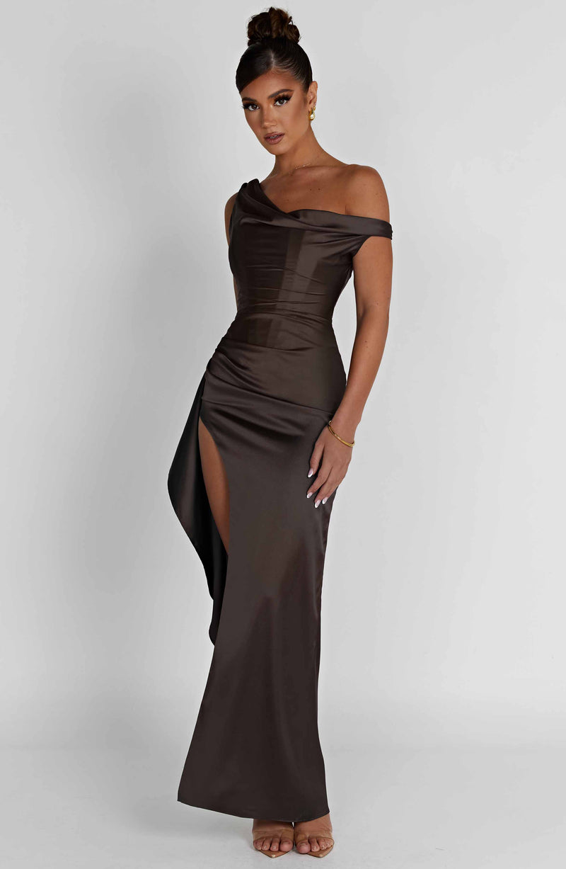 Polished Garment with an Effortless Classic Look