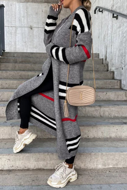 Effortlessly Elegant Cardigan with a Timeless Design