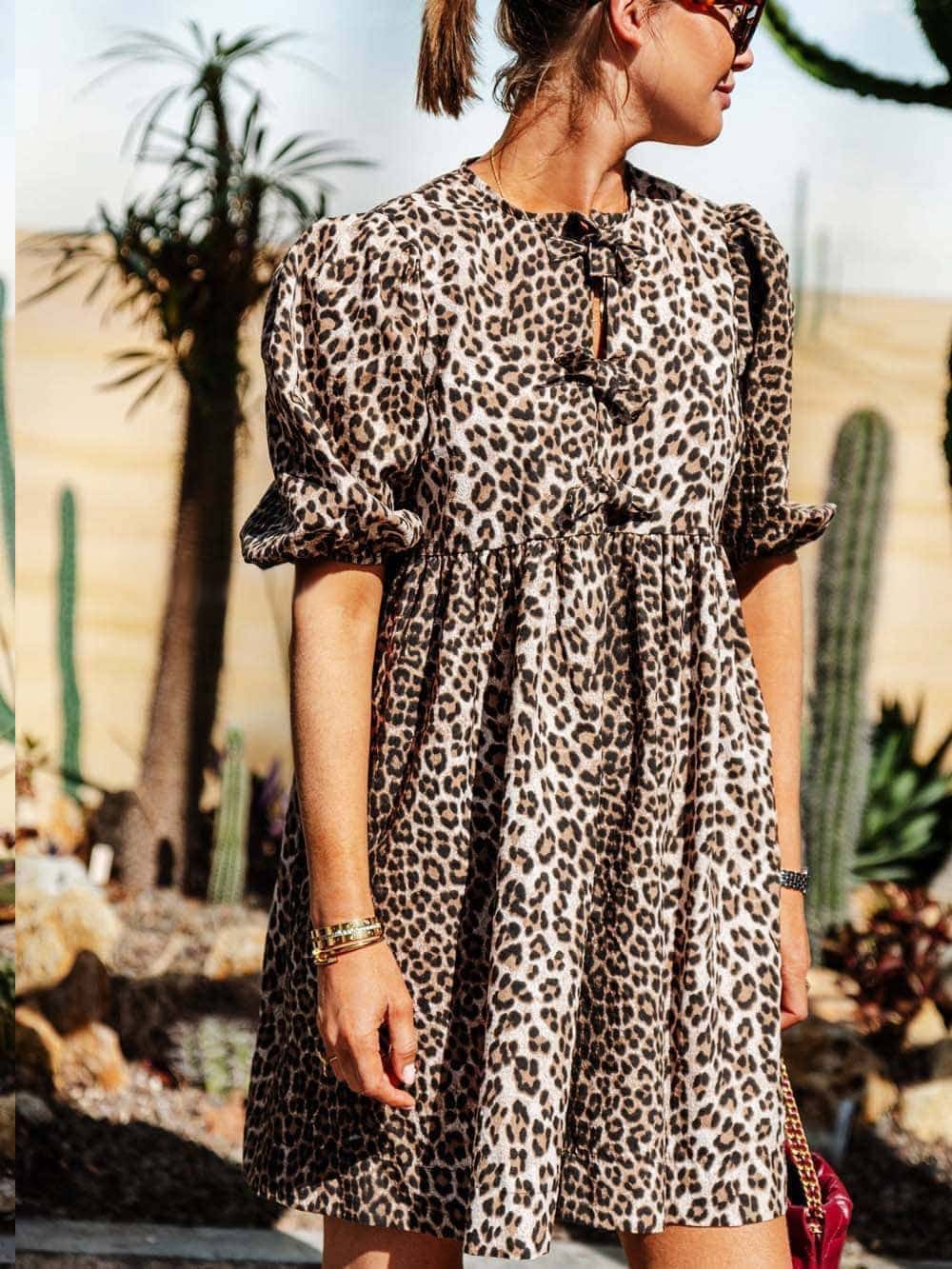 Classic Vintage Dress with a Flattering Fit