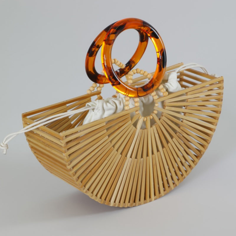 Gracefully Styled Bag for Any Occasion