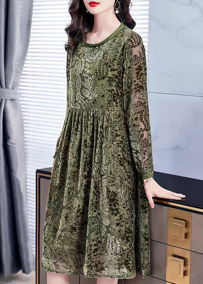 Beautifully Crafted Dress in a Classic Style