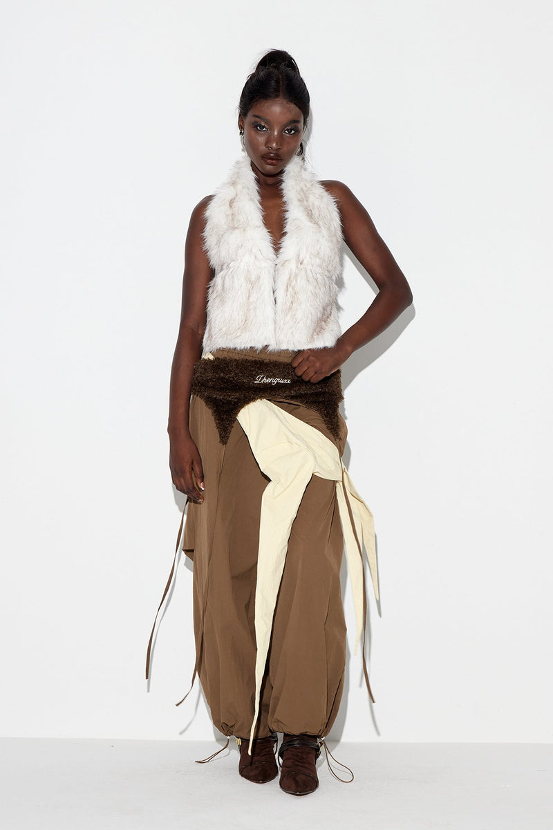 Effortlessly Elegant Pants with a Timeless Design