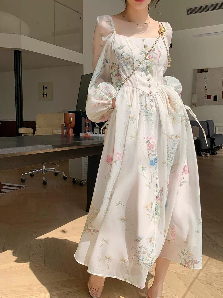 Effortlessly Elegant Dress with a Timeless Design