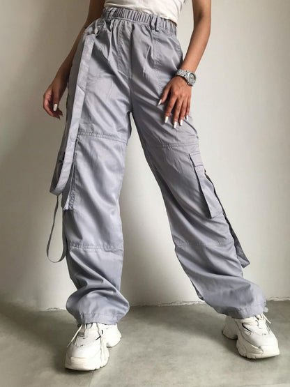 Effortlessly Elegant Pants with a Timeless Design