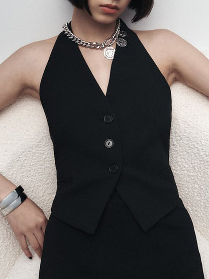 Effortlessly Elegant Garment with a Timeless Design
