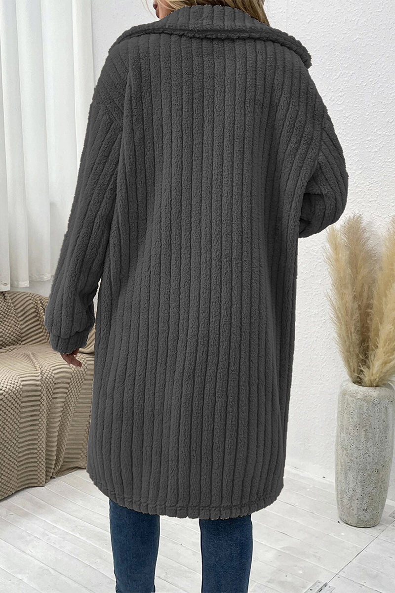 Effortlessly Elegant Garment with a Timeless Design