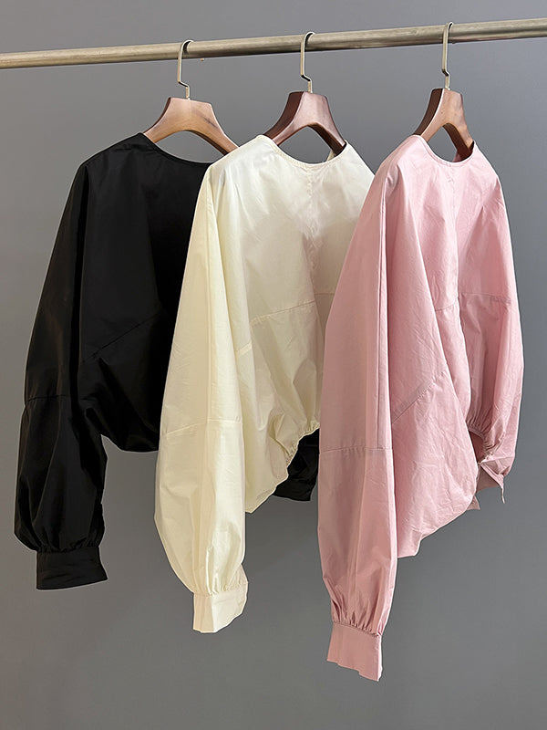 Well Tailored Blouse with a Graceful Silhouette