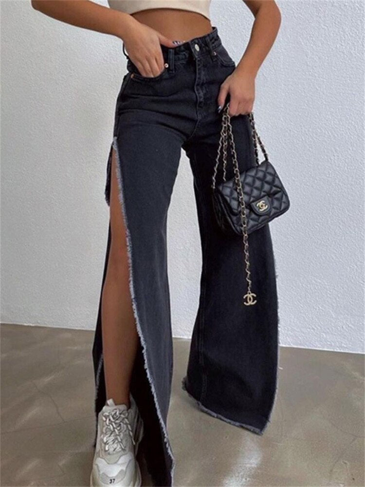 Well Tailored Pants with a Graceful Silhouette