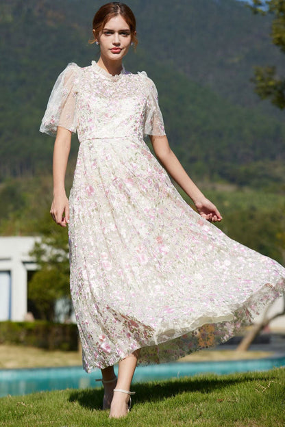 Classic Vintage Dress with a Flattering Fit