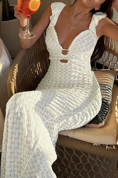 Beautifully Finished Dress in a Timeless Design