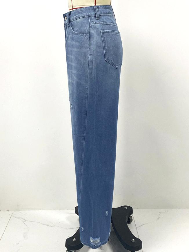 Sophisticated Garment with a Clean Classic Look
