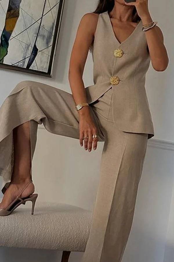Classic Vintage Pants with a Flattering Fit