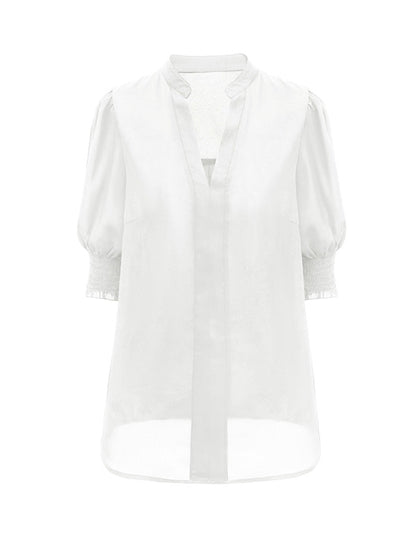 Effortlessly Elegant T-Shirt with a Timeless Design
