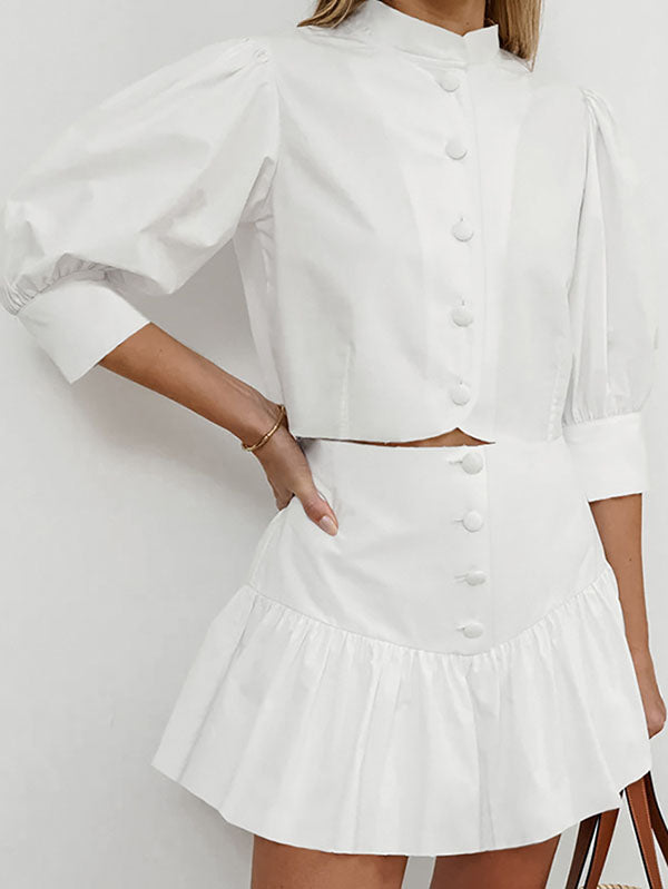 Sophisticated Blouse with a Clean Classic Look