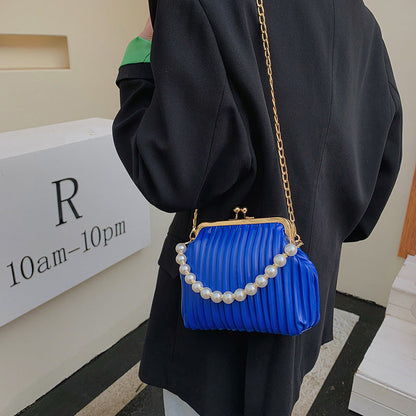 Gracefully Styled Bag for Any Occasion