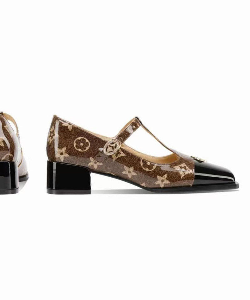 Classic Vintage Sandals with a Flattering Fit