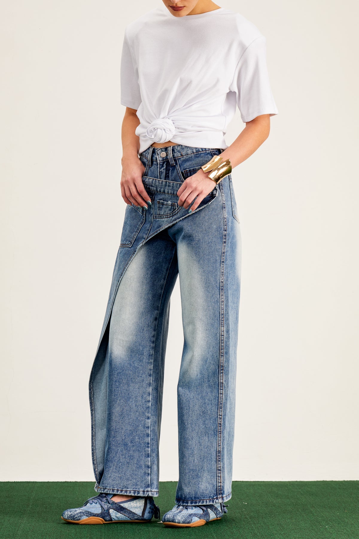 Well Tailored Garment with a Graceful Silhouette