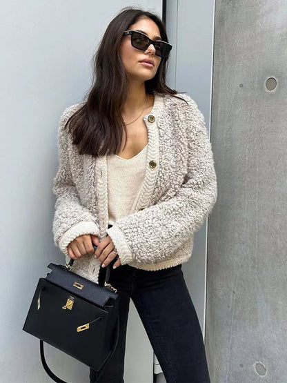 Well Tailored Cardigan with a Graceful Silhouette