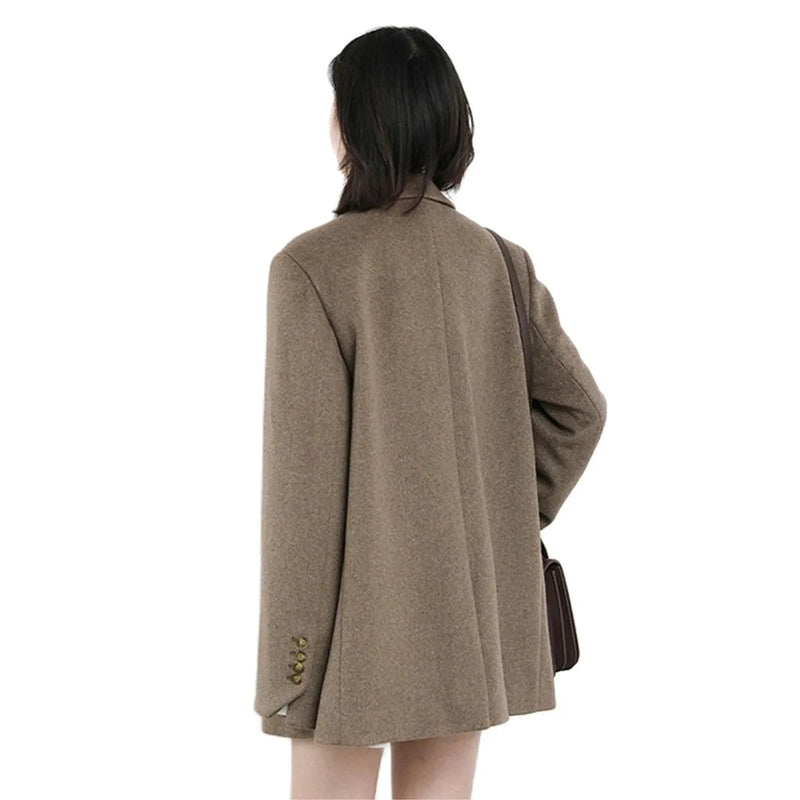 Elegantly Styled Coat for Everyday Wear