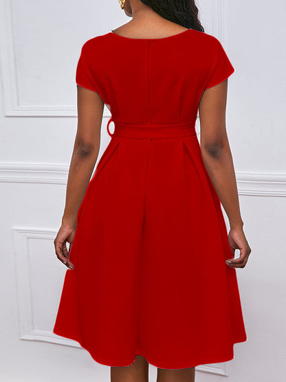 Well Tailored Dress with a Graceful Silhouette