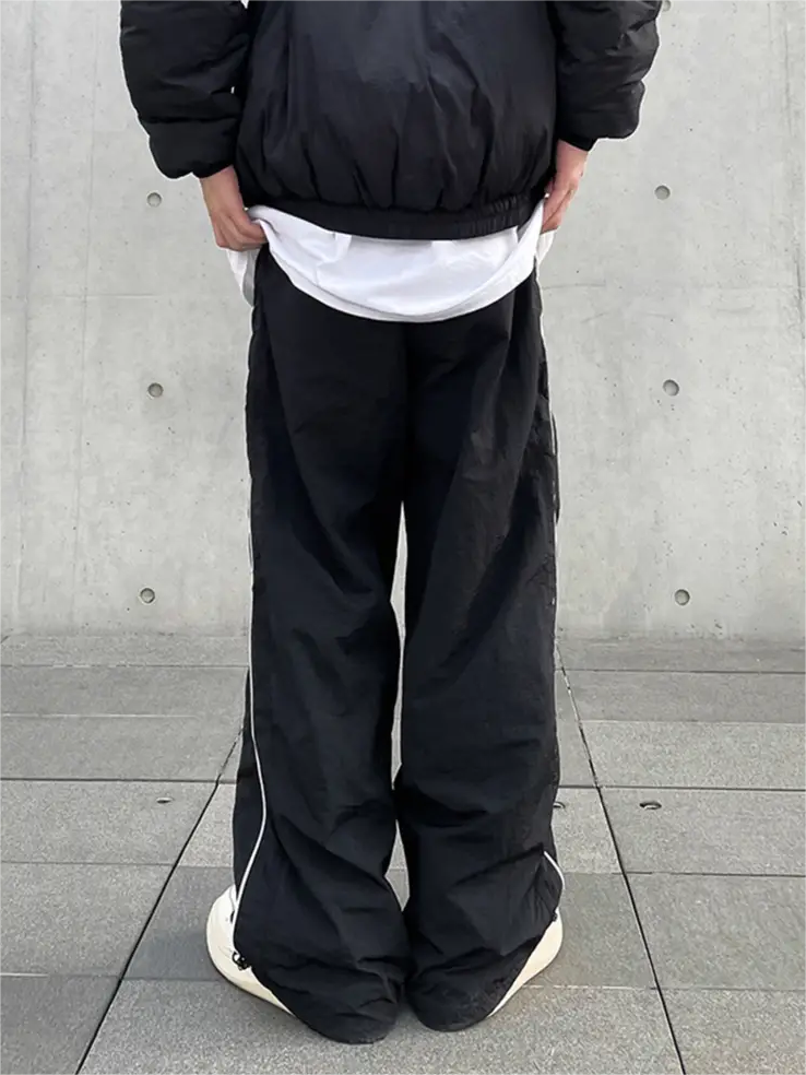 Well Tailored Pants with a Graceful Silhouette