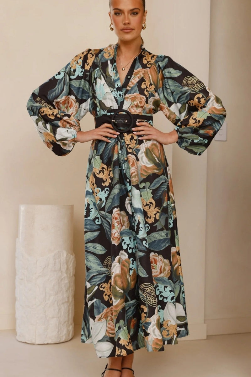 Classic Vintage Dress with a Flattering Fit