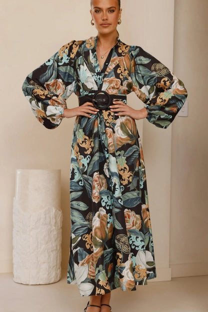 Classic Vintage Dress with a Flattering Fit