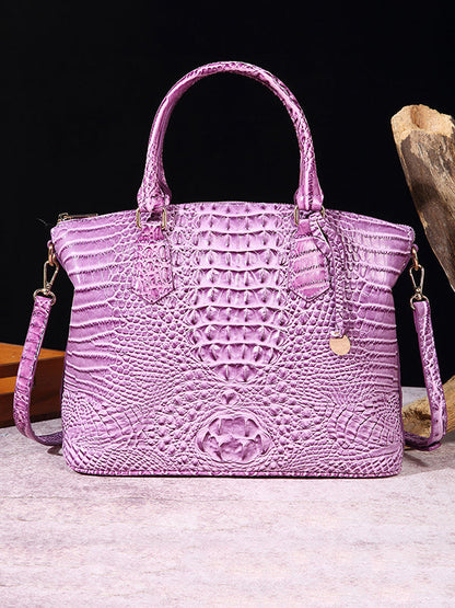 Gracefully Styled Bag for Any Occasion