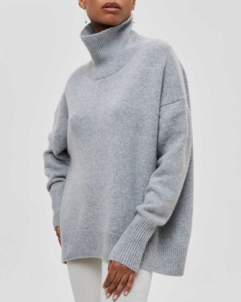 Well Tailored Sweater with a Graceful Silhouette