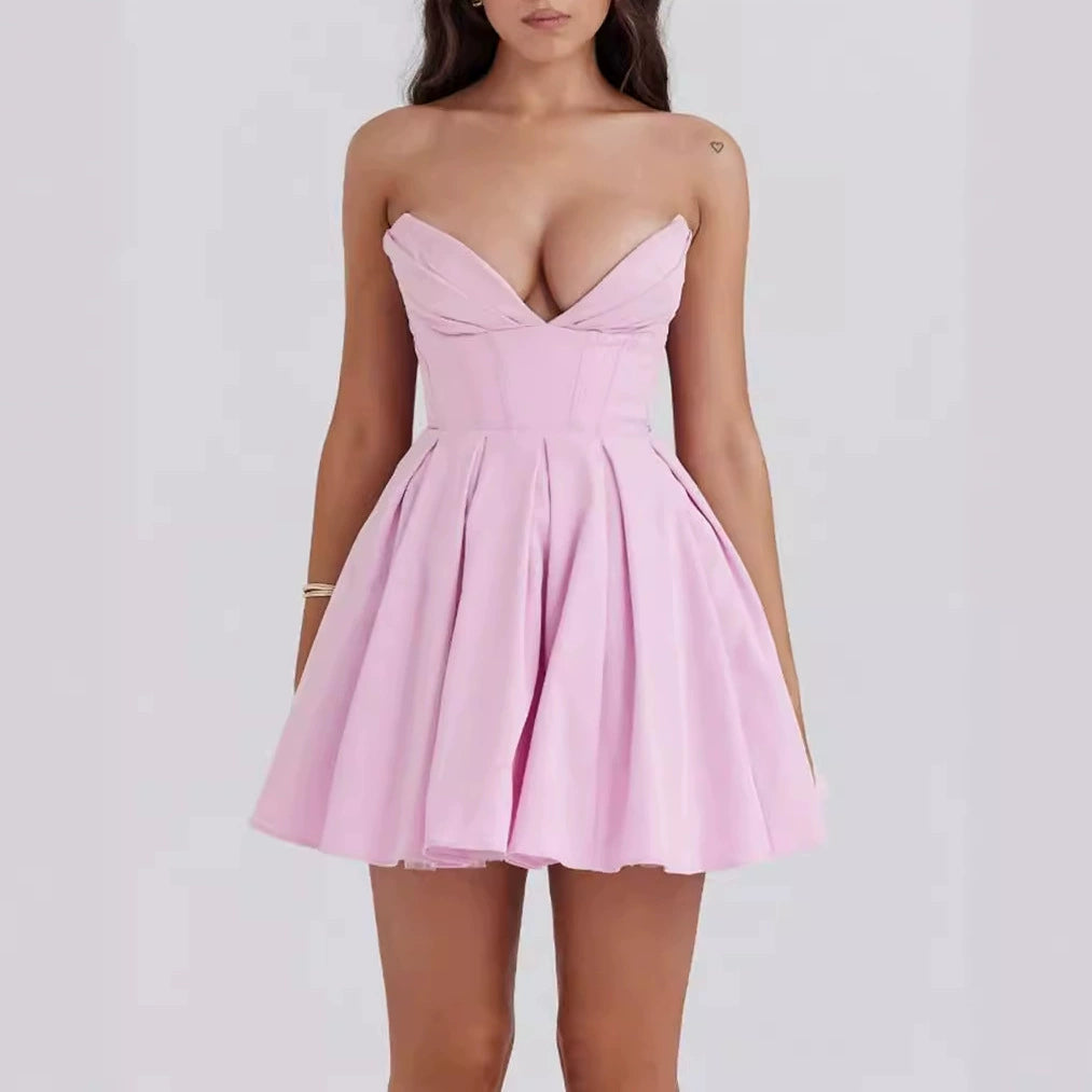 Beautifully Finished Dress in a Timeless Design
