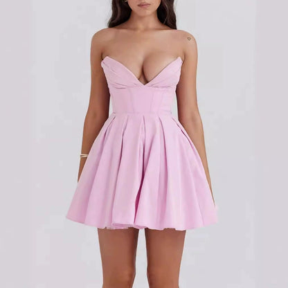 Beautifully Finished Dress in a Timeless Design