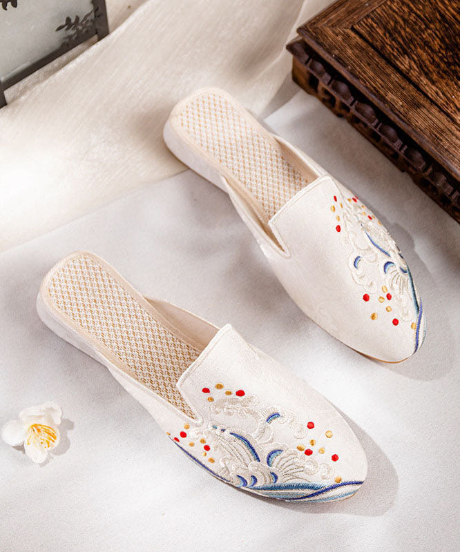 Effortlessly Elegant Sandals with a Timeless Design