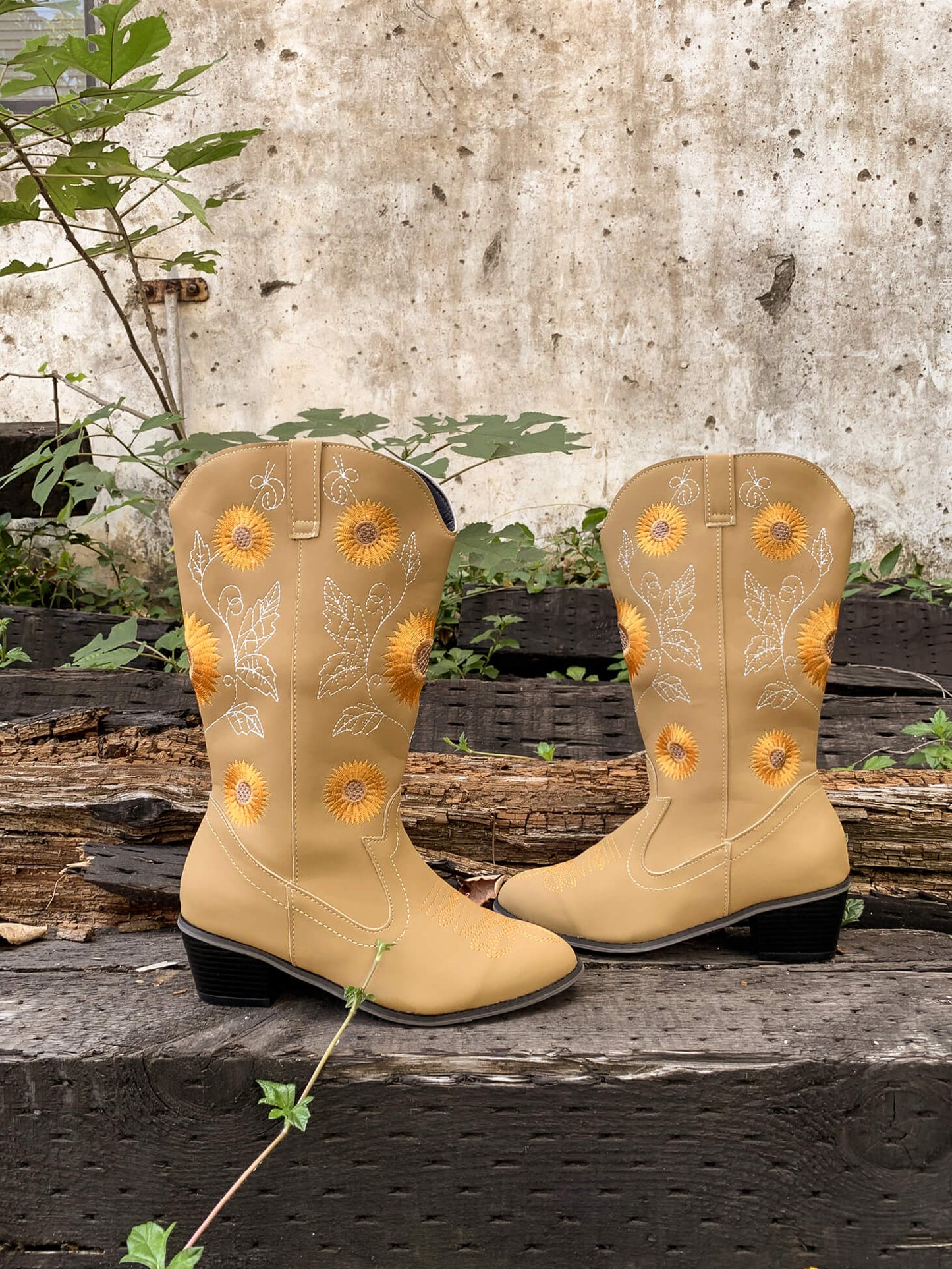 Polished Boots with an Effortless Classic Look