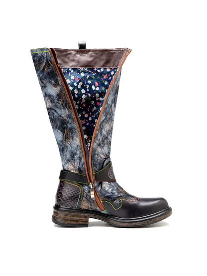 Effortlessly Elegant Boots with a Timeless Design