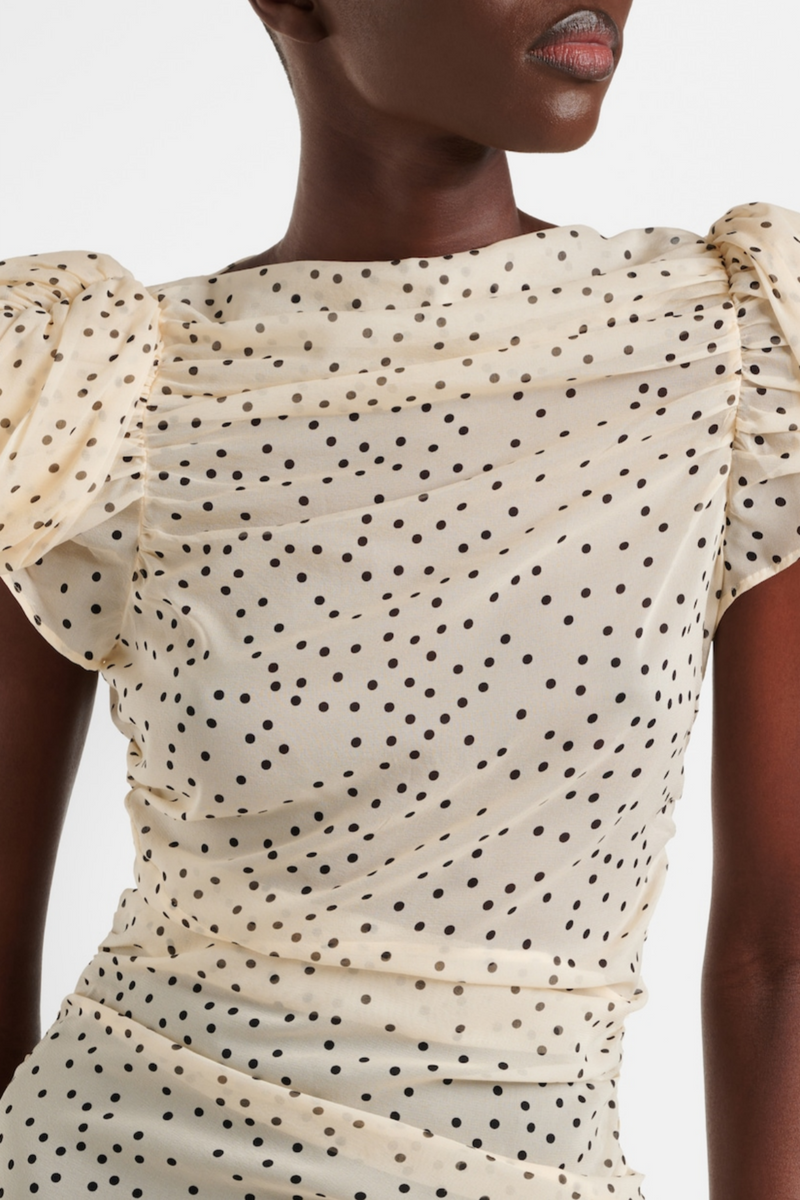 Gracefully Styled Dress for Any Occasion