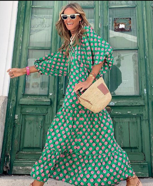 Effortlessly Elegant Dress with a Timeless Design